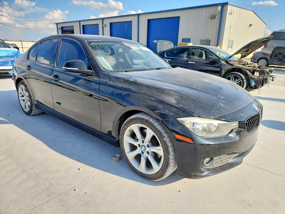 Снимка 4 от търг – 2015 BMW 320 с VIN WBA3B1G51FNT05420