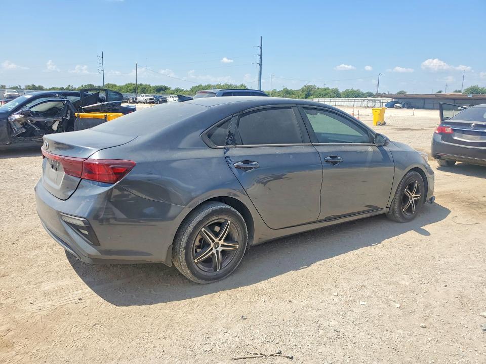 Photo 3 from auction – 2021 KIA FORTE with VIN 3KPF24AD8ME394096