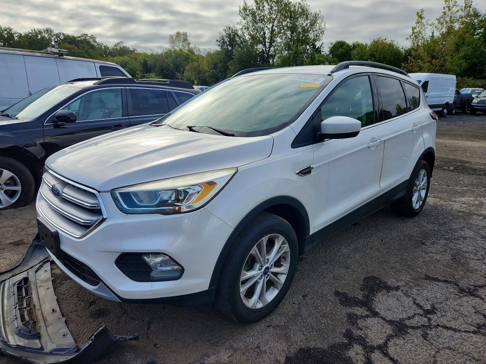 FORD ESCAPE 2018 مع رقم تعريف المركبة 1FMCU9HD9JUB01394 - صورة من المزاد