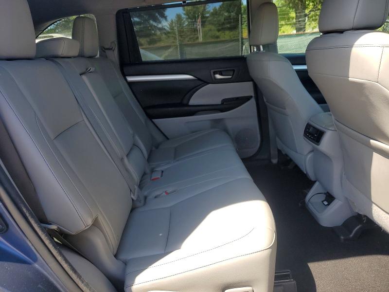 Photo 11 from auction – 2015 TOYOTA HIGHLANDER with VIN 5TDJKRFH2FS214655