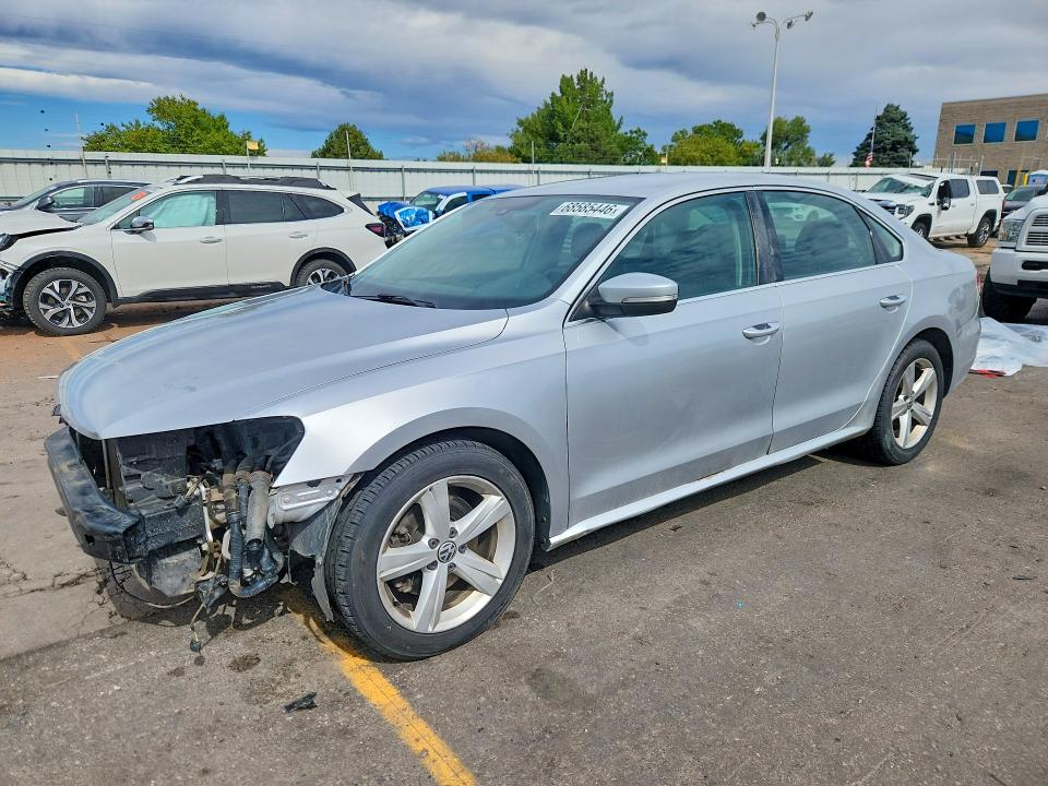Снимка 1 от търг – 2015 VOLKSWAGEN PASSAT с VIN 1VWAT7A3XFC091876