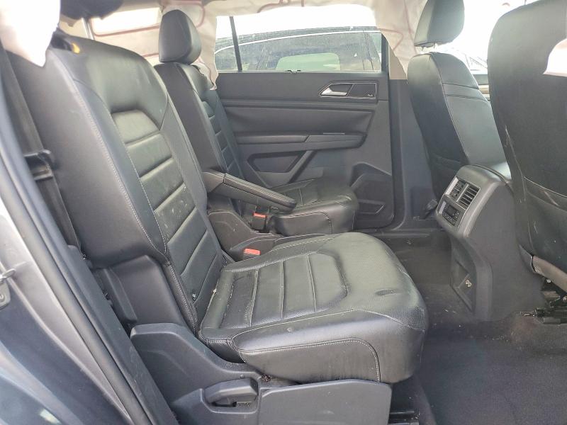 Photo 10 from auction – 2018 VOLKSWAGEN ATLAS with VIN 1V2NR2CA0JC571403