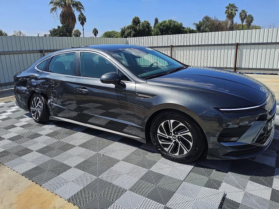 Снимка 4 от търг – 2026 HYUNDAI SONATA HYBRID с VIN KMHL24JJ6TA157712