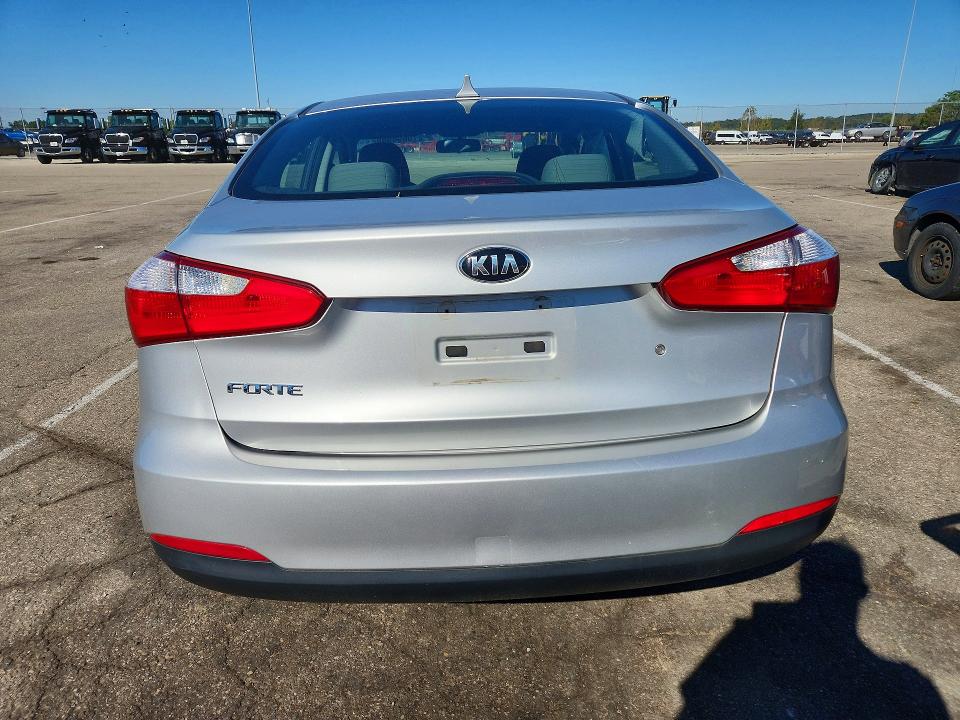 صورة رقم 6 من المزاد - 2015 KIA FORTE مع VIN KNAFK4A69F5283327