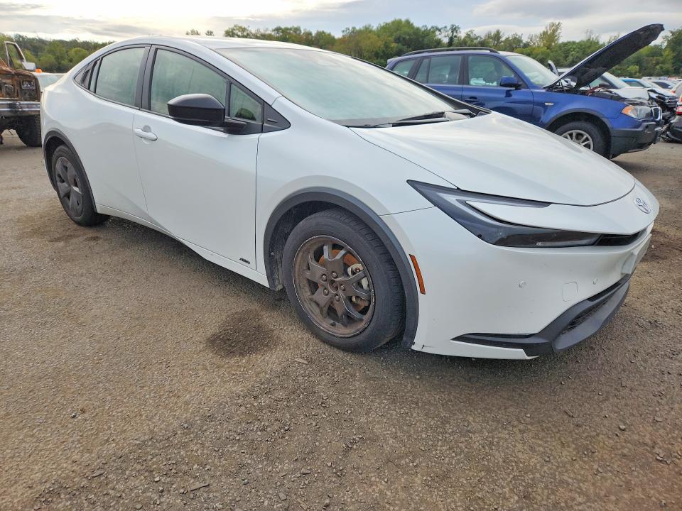 Photo 4 from auction – 2023 TOYOTA PRIUS with VIN JTDADABU1P3005683