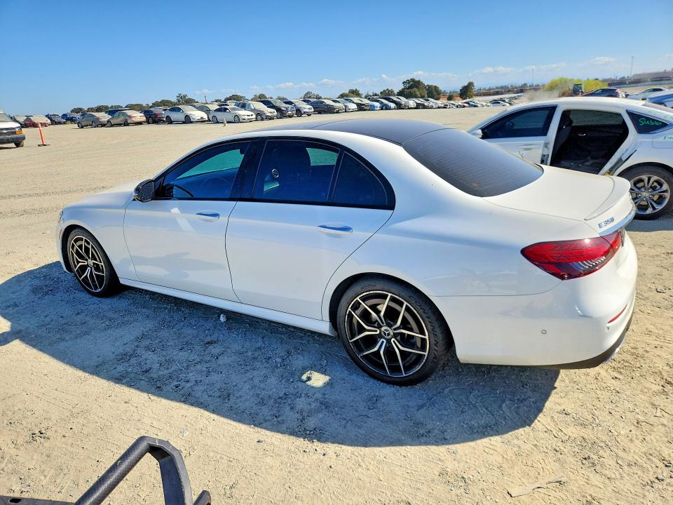 Снимка 2 от търг – 2021 MERCEDES-BENZ E с VIN W1KZF8DB3MA894081