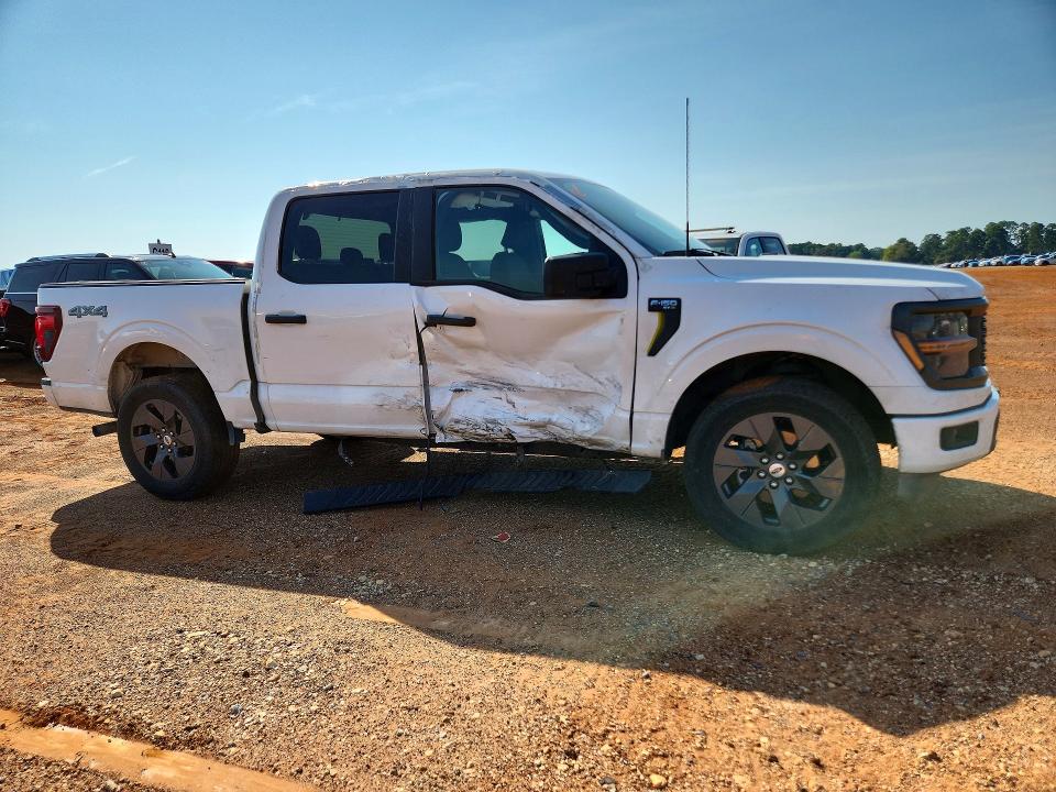 Снимка 4 от търг – 2025 FORD F150 с VIN 1FTEW2LP0SKF14253