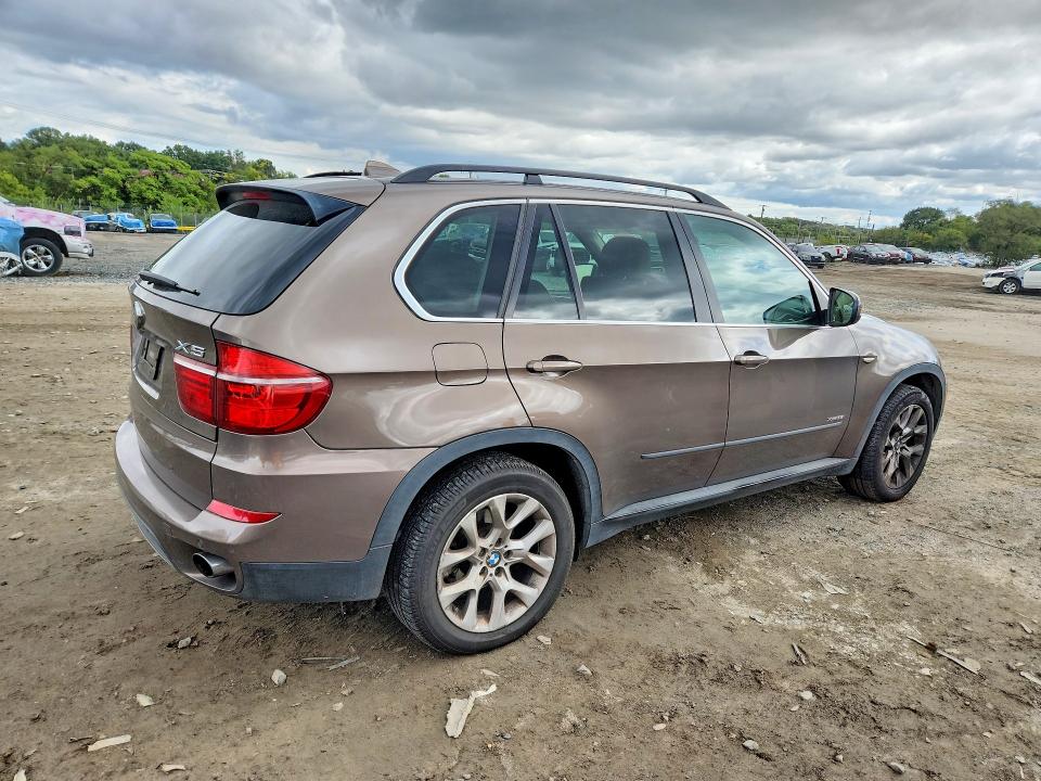 Photo 3 from auction – 2013 BMW X5 with VIN 5UXZV4C54DL993223