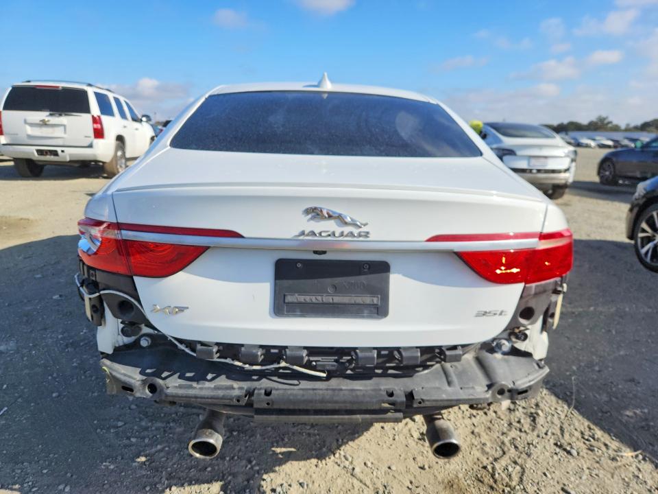 Photo 6 from auction – 2016 JAGUAR XF with VIN SAJBF4BV5GCY16283