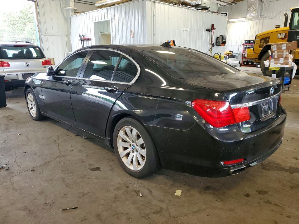 Photo 2 from auction – 2010 BMW 750 with VIN WBAKC6C57ACL67632
