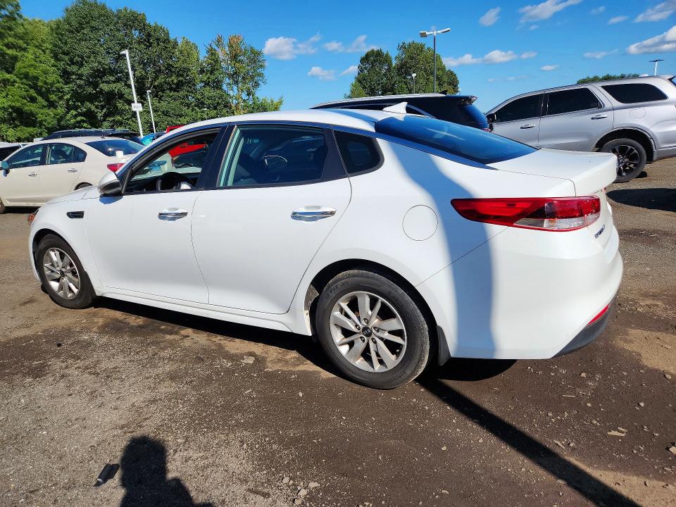 Photo 2 from auction – 2017 KIA OPTIMA with VIN 5XXGT4L35HG157780
