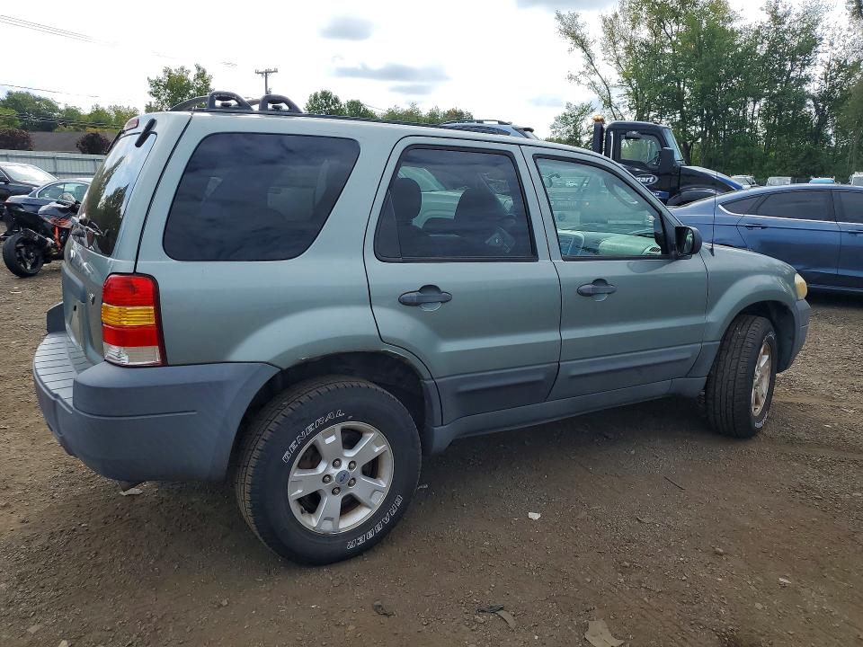 Photo 3 from auction – 2007 FORD ESCAPE with VIN 1FMYU93127KA30174
