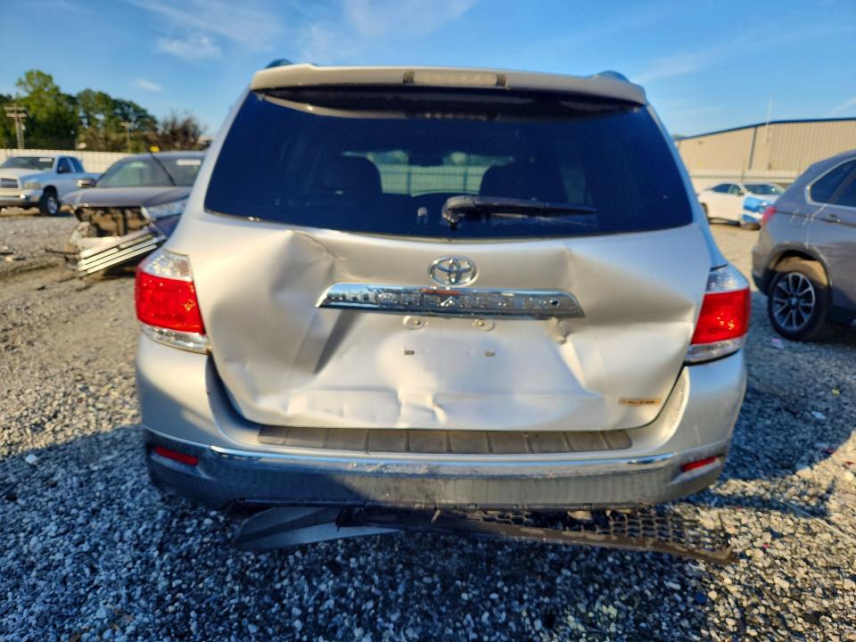 Снимка 6 от търг – 2011 TOYOTA HIGHLANDER с VIN 5TDZK3EH9BS029501