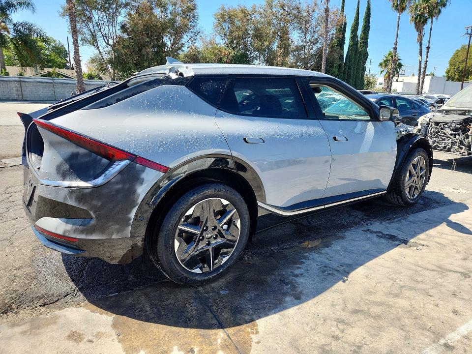 Photo 3 from auction – 2025 KIA EV6 with VIN 5XYC34JAXSG012656