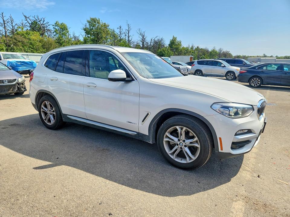 Zdjęcie 4 z aukcji – 2018 BMW X3 z VIN 5UXTR9C59JLD60657