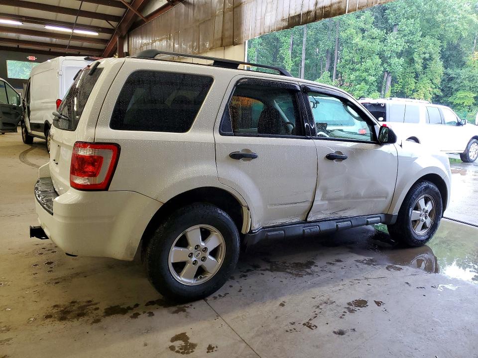Photo 3 from auction – 2012 FORD ESCAPE with VIN 1FMCU9D71CKC22709