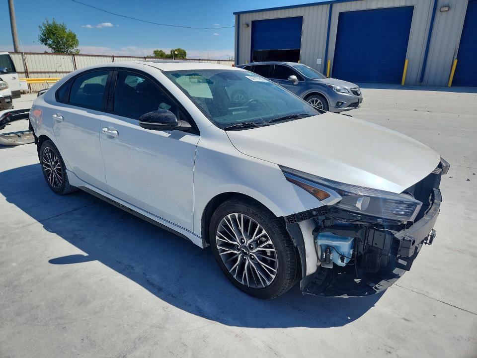 Foto 4 de la subasta – 2023 KIA FORTE con VIN 3KPF54AD4PE667935