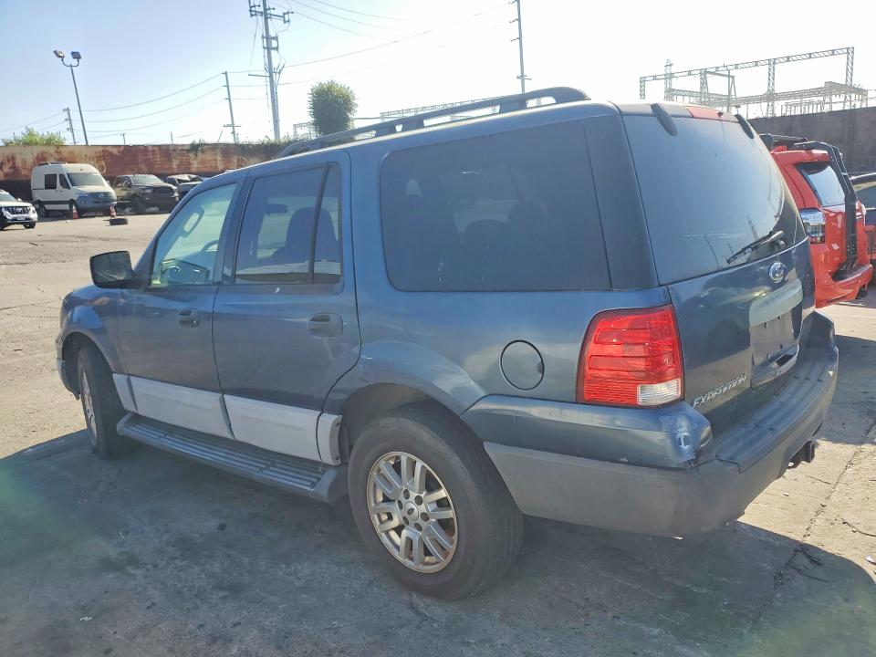 Photo 2 from auction – 2005 FORD EXPEDITION with VIN 1FMPU13545LA15621
