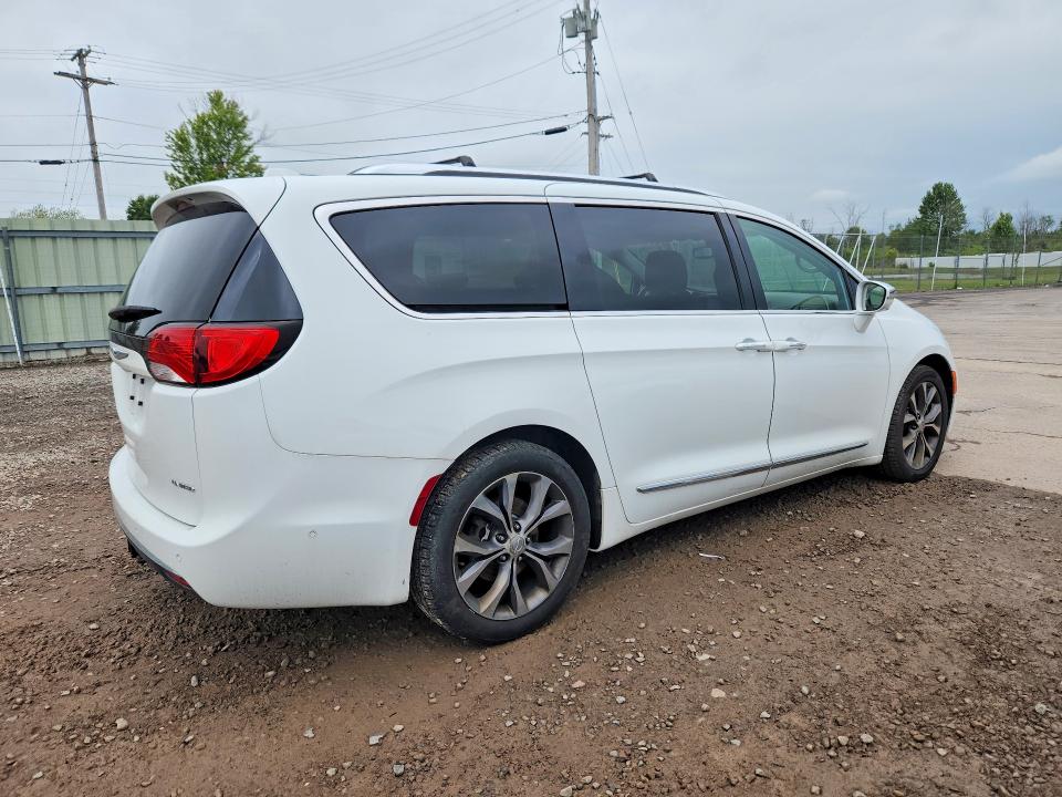 Photo 3 from auction – 2017 CHRYSLER PACIFICA with VIN 2C4RC1GGXHR836018