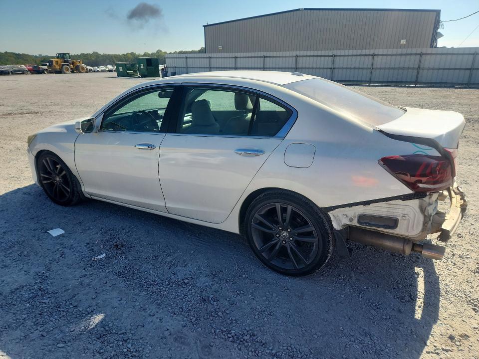 Photo 2 from auction – 2015 HONDA ACCORD with VIN 1HGCR3F89FA027400