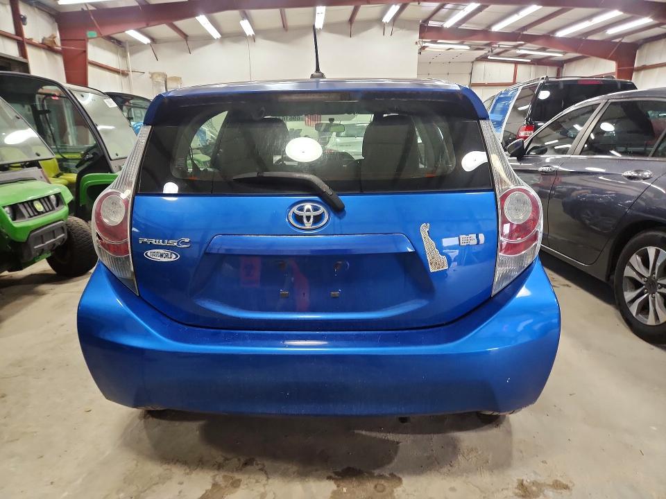 Снимка 6 от търг – 2013 TOYOTA PRIUS C с VIN JTDKDTB31D1535361