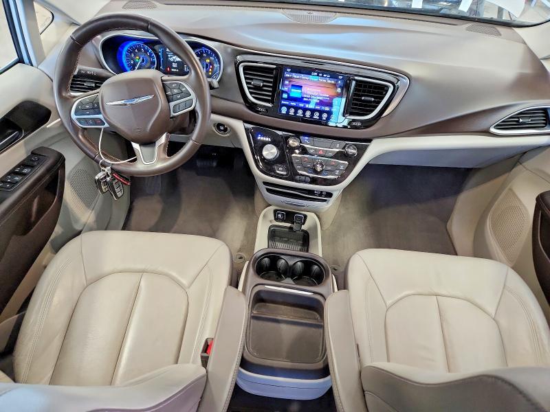 Снимка 8 от търг – 2017 CHRYSLER PACIFICA с VIN 2C4RC1BG5HR675925