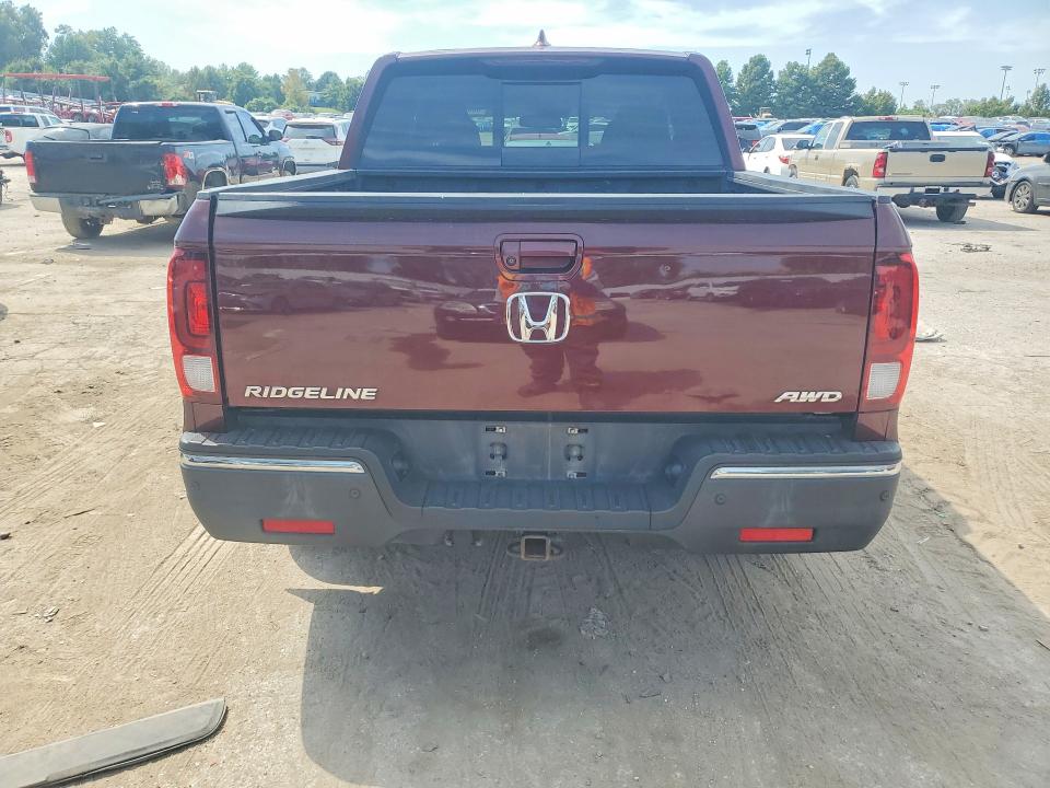 Фото 6 с аукциона – 2017 HONDA RIDGELINE с VIN 5FPYK3F72HB031385