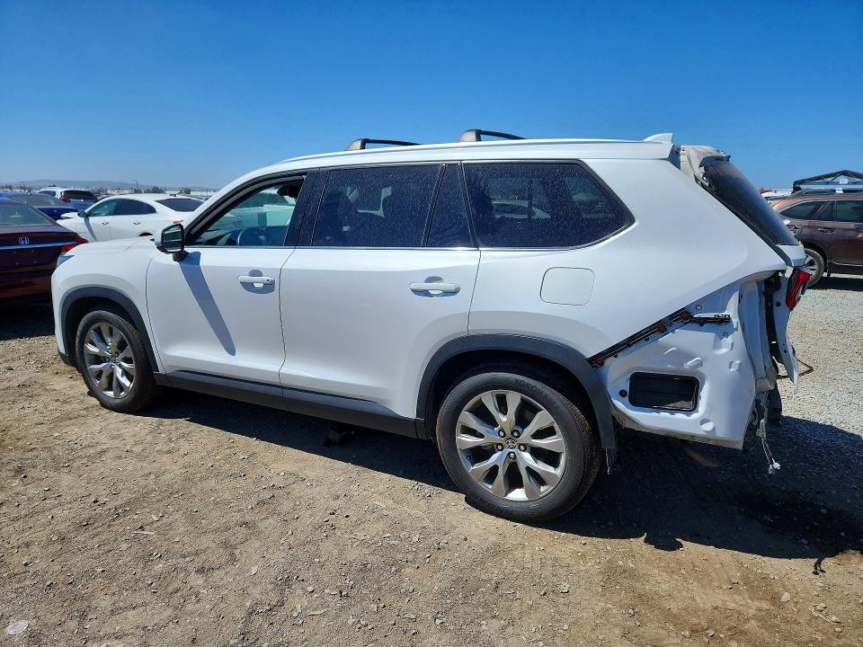 Photo 2 from auction – 2024 TOYOTA GRAND HIGHLANDER HYBRID with VIN 5TDACAB55RS010544