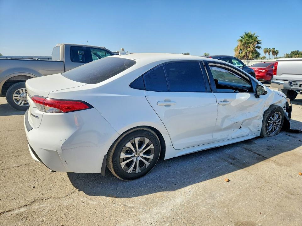 Photo 3 from auction – 2022 TOYOTA COROLLA with VIN JTDEAMDE2N3013449