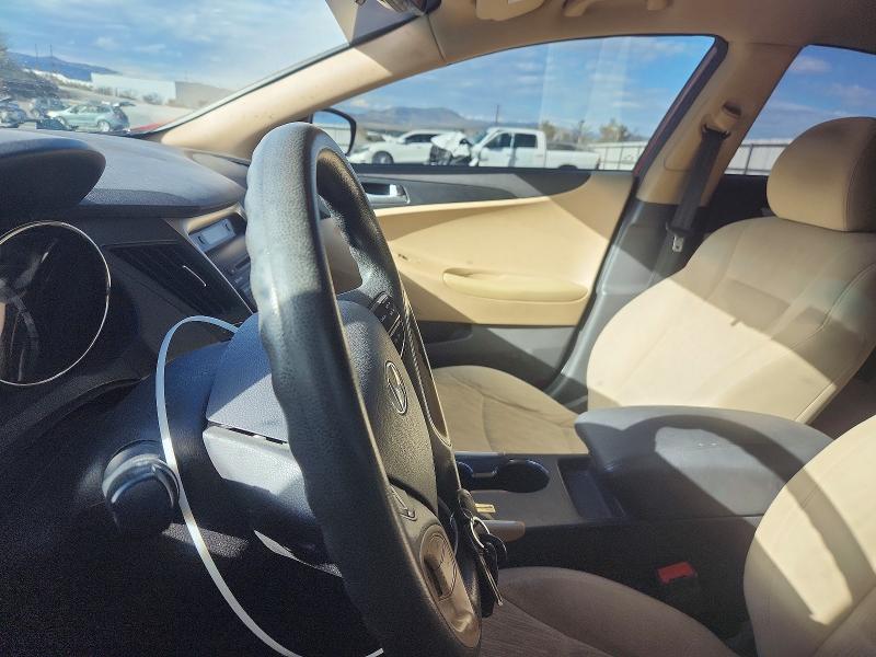 Photo 7 from auction – 2012 HYUNDAI SONATA with VIN 5NPEB4AC2CH466651