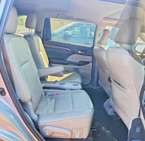 Photo 10 from auction – 2016 TOYOTA HIGHLANDER with VIN 5TDDKRFH4GS288691