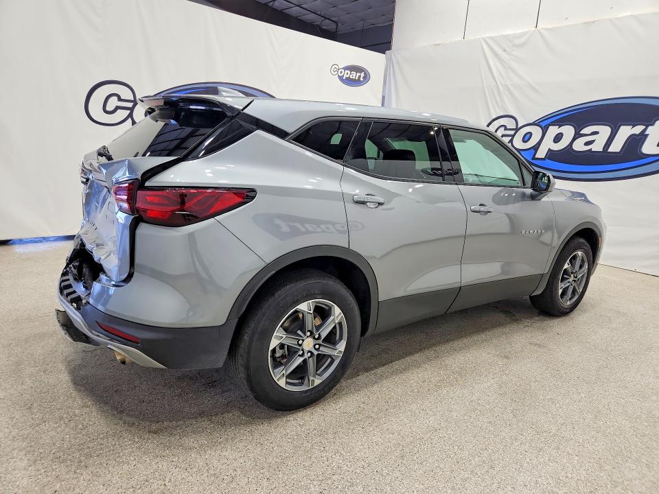 Снимка 3 от търг – 2025 CHEVROLET BLAZER с VIN 3GNKBHR47SS206622