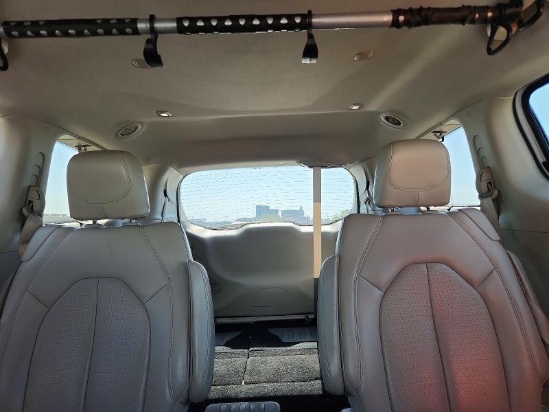 Photo 10 from auction – 2018 CHRYSLER PACIFICA with VIN 2C4RC1EG8JR106648