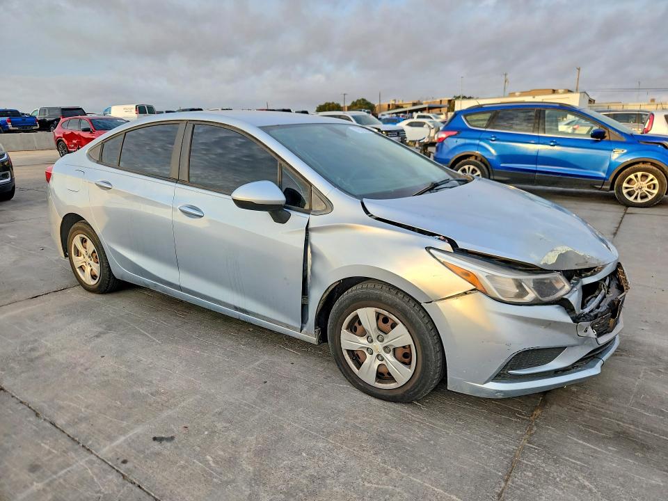 Снимка 4 от търг – 2018 CHEVROLET CRUZE с VIN 1G1BC5SM6J7154842