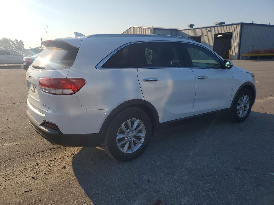 Foto 3 de la subasta – 2016 KIA SORENTO con VIN 5XYPG4A3XGG054498