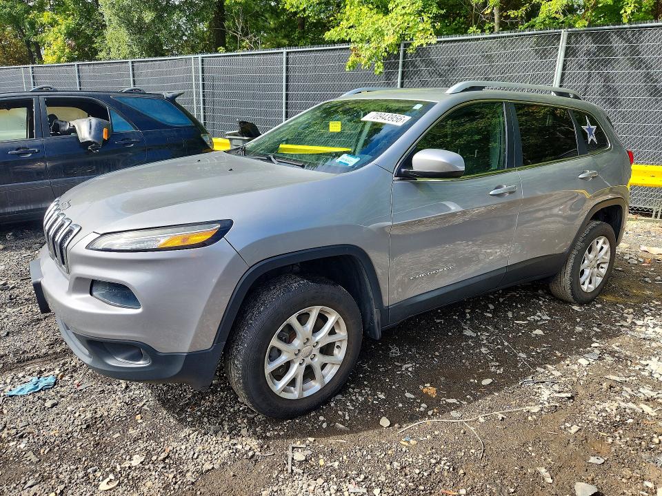 JEEP CHEROKEE 2016 with VIN 1C4PJMCB4GW132573 - Photo from auction