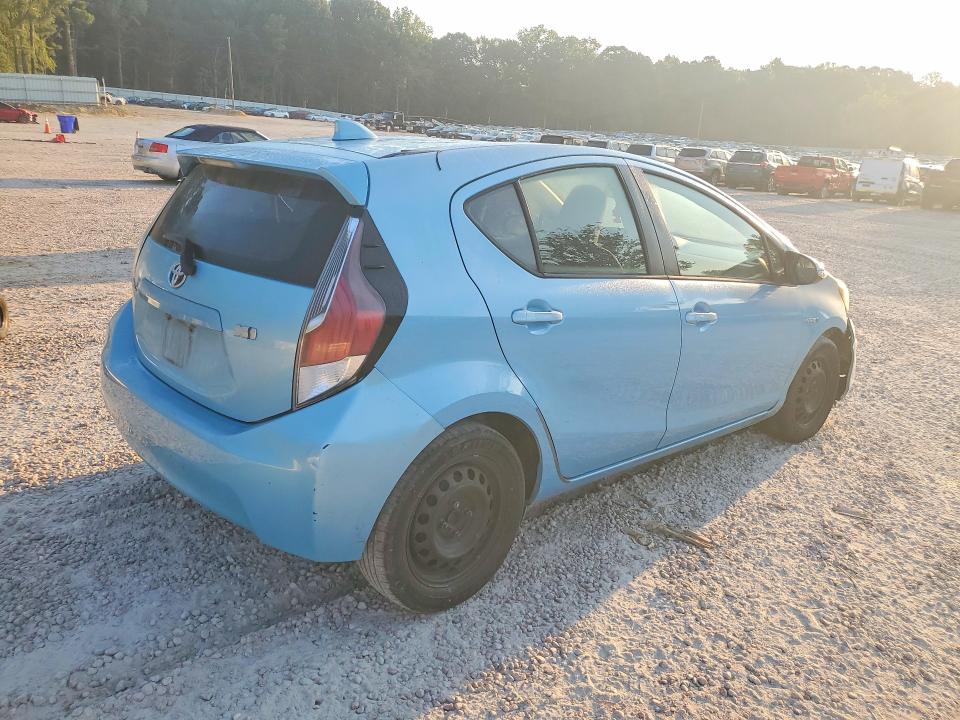 Photo 3 from auction – 2015 TOYOTA PRIUS C with VIN JTDKDTB34F1091847