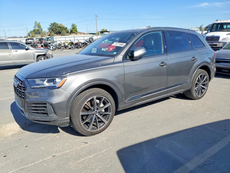 AUDI Q7 2020 مع رقم تعريف المركبة WA1LXAF79LD002923 - صورة من المزاد