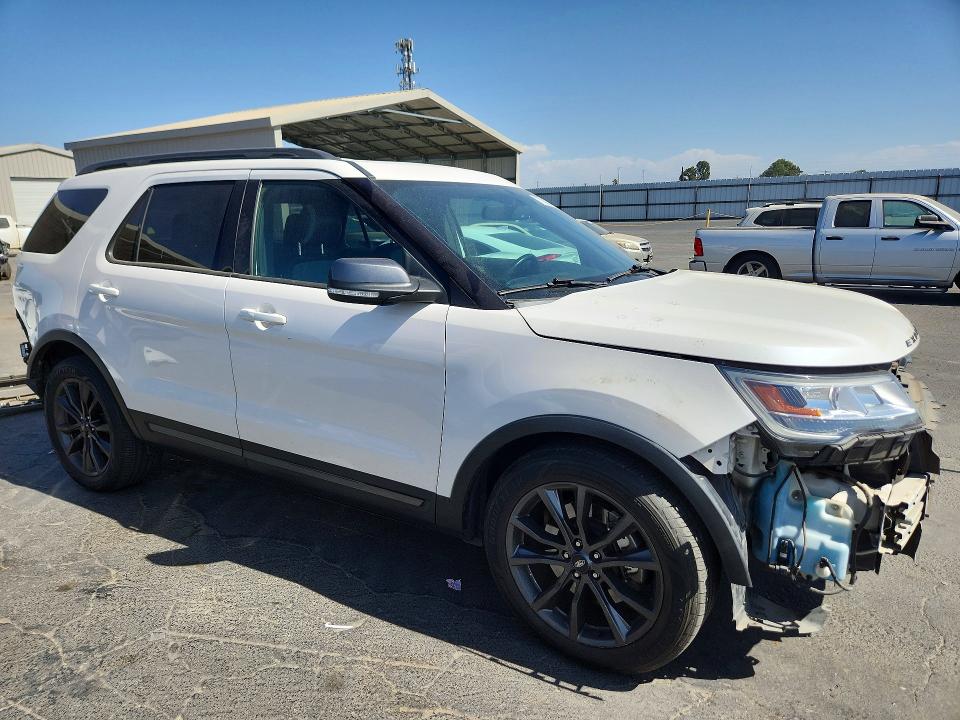 Снимка 4 от търг – 2017 FORD EXPLORER с VIN 1FM5K7D81HGC21579