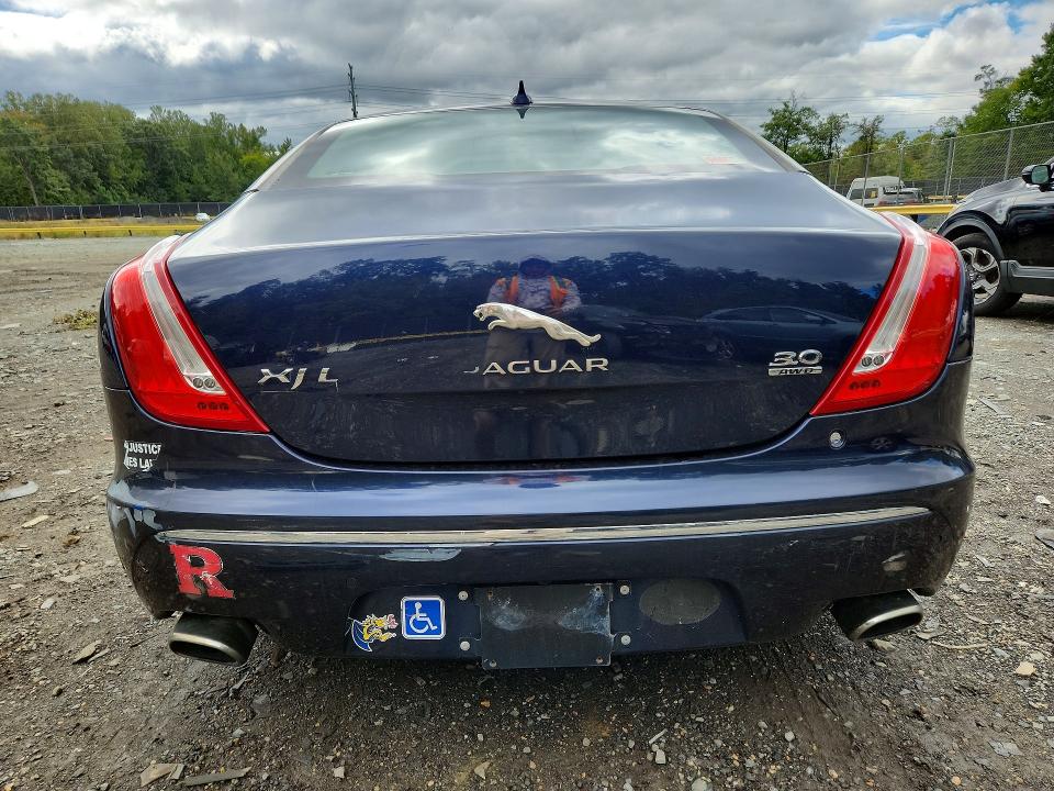 Photo 6 from auction – 2015 JAGUAR XJL with VIN SAJWJ2GD1F8V90166