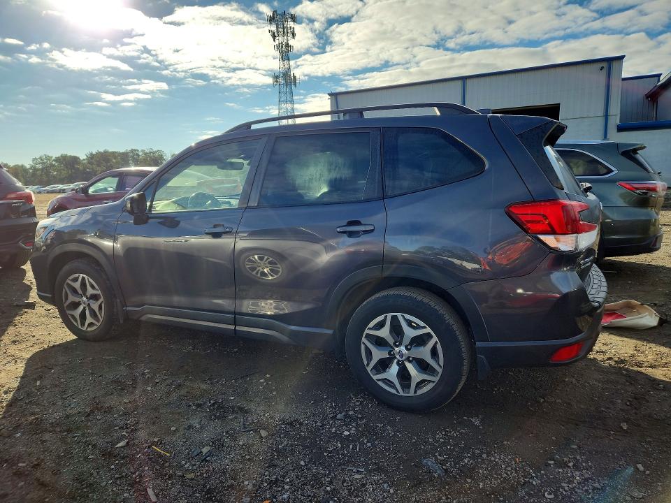 Foto 2 de la subasta – 2021 SUBARU FORESTER con VIN JF2SKAFC1MH490144