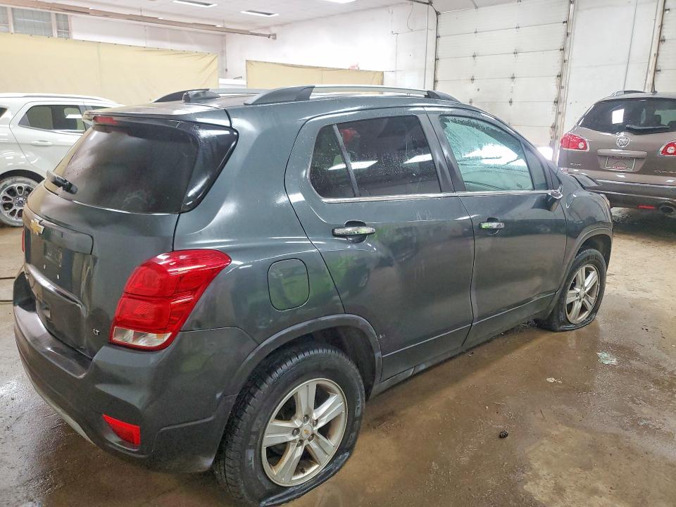 Снимка 3 от търг – 2018 CHEVROLET TRAX с VIN KL7CJPSB6JB717572