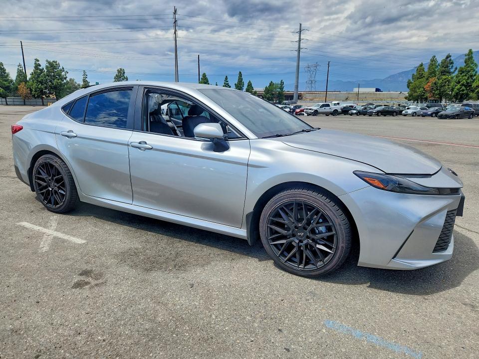 Foto 4 de la subasta – 2026 TOYOTA CAMRY con VIN 4T1DAACK8TU752779
