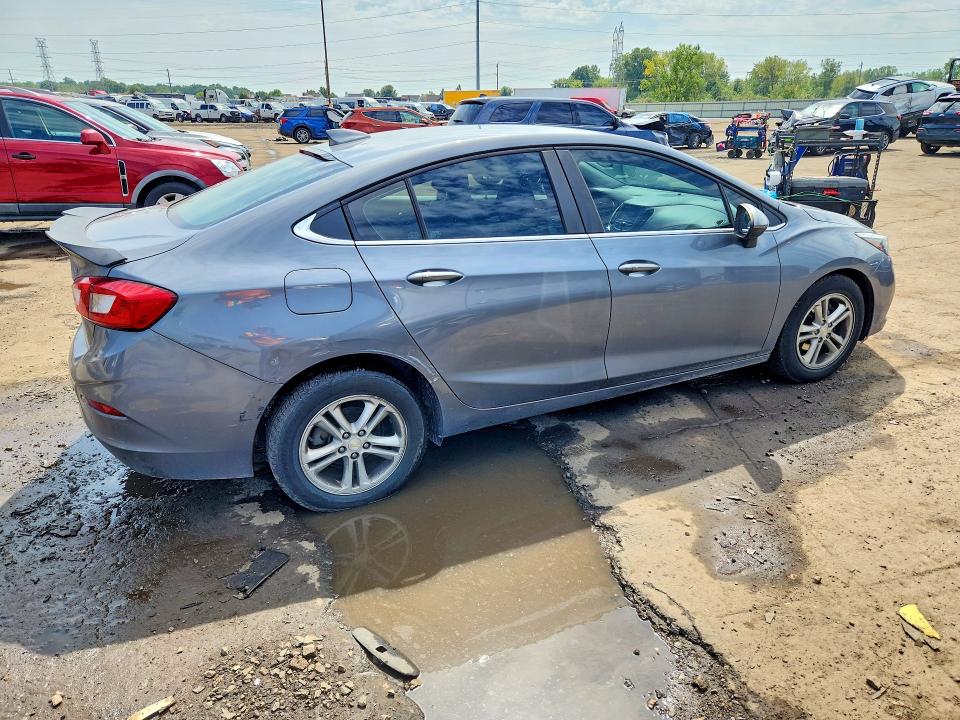 Снимка 3 от търг – 2018 CHEVROLET CRUZE с VIN 1G1BE5SM5J7245658