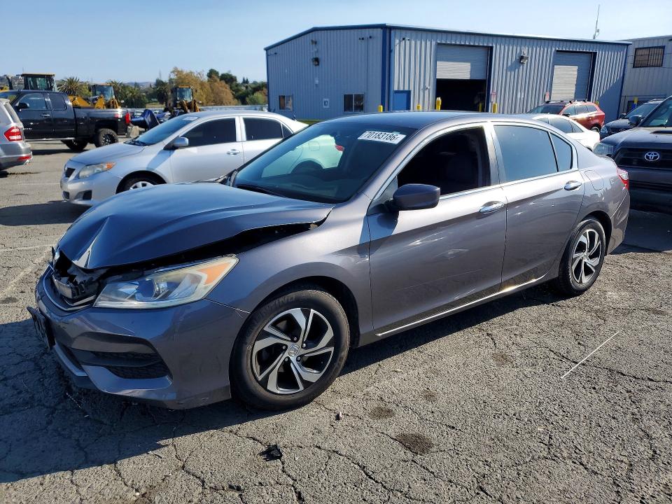 HONDA ACCORD 2016 с VIN 1HGCR2F37GA175710 - Снимка от търг