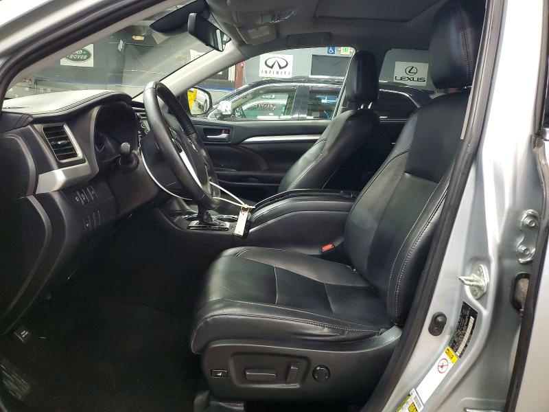 Photo 7 from auction – 2019 TOYOTA HIGHLANDER with VIN 5TDJZRFH8KS565141