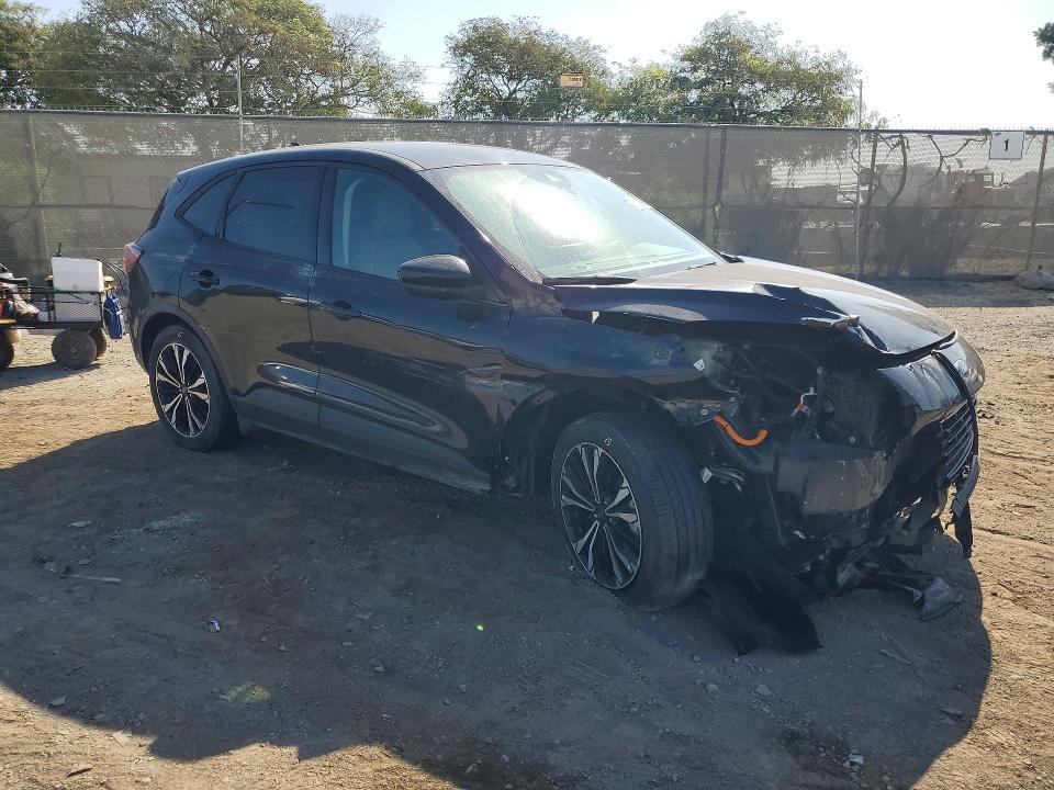 Photo 4 from auction – 2021 FORD ESCAPE with VIN 1FMCU0BZXMUA19257