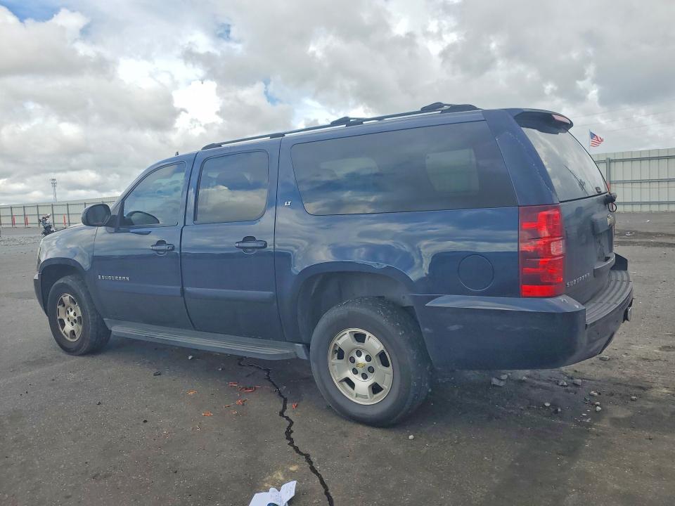 Photo 2 from auction – 2007 CHEVROLET SUBURBAN with VIN 3GNFK16387G204697
