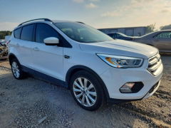 Photo 4 from auction – 2019 FORD ESCAPE with VIN 1FMCU9HD2KUC45788