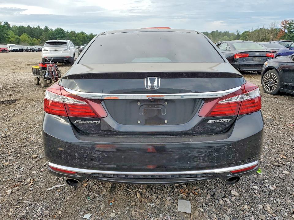 Снимка 6 от търг – 2017 HONDA ACCORD с VIN 1HGCR2F50HA029538